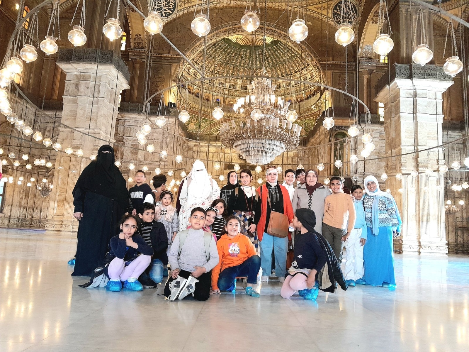 أبناء مكتبة السلام للطفل يستكشفون عبق التاريخ داخل قلعة صلاح الدين الأيوبي بالقاهرة